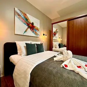 Luxury Castel By Rikas Appartement