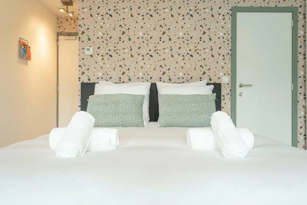 Apartment Shway - The Card Room Green Studio Antwerp