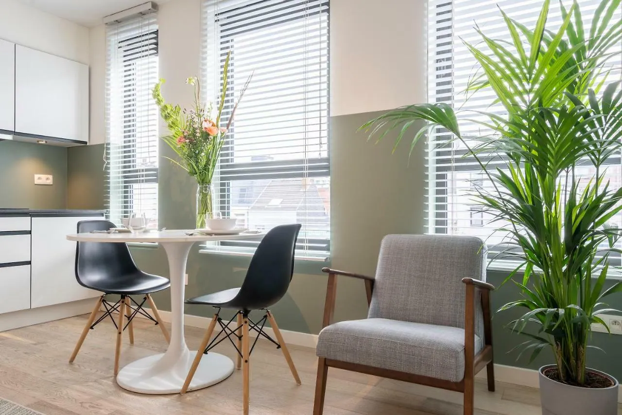 Apartment Shway - The Card Room Green Studio Antwerp Belgium